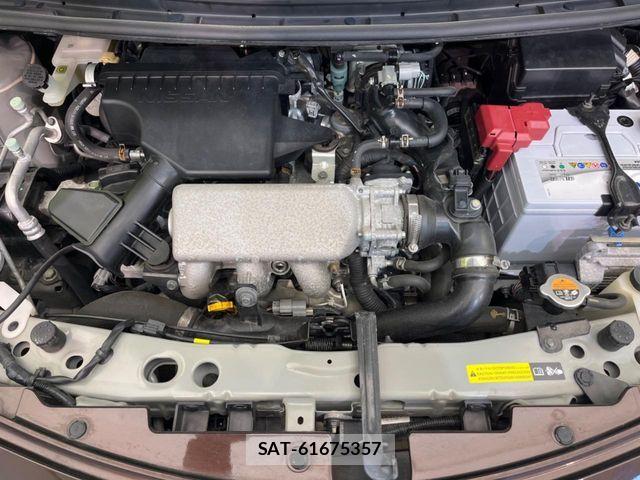 Nissan NOTE 2015-05 6910638-17