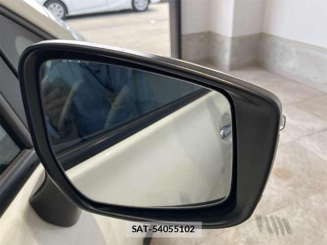 Nissan NOTE 2017-07 6910579-8