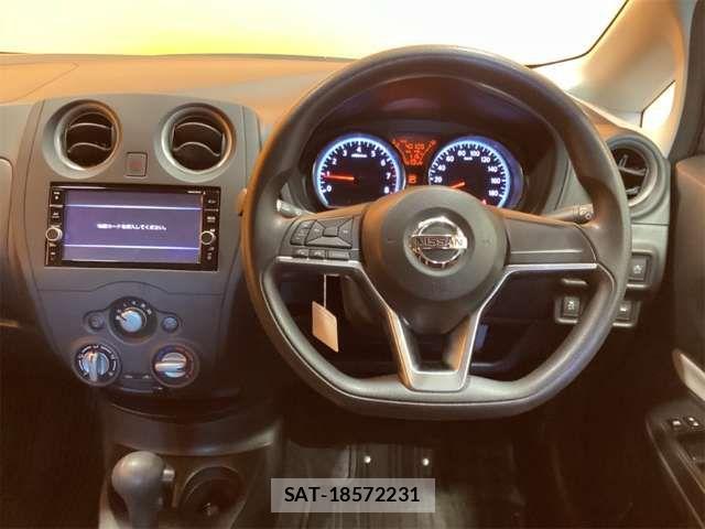 Nissan NOTE 2017-08 6910608-17