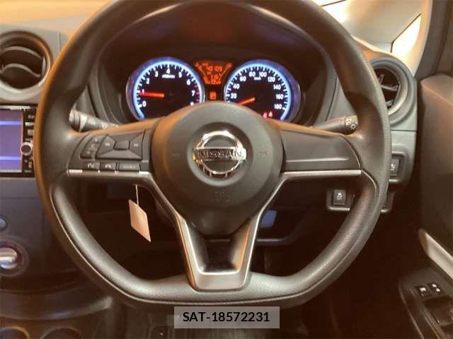 Nissan NOTE 2017-08 6910608-18