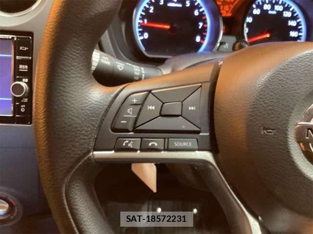 Nissan NOTE 2017-08 6910608-19