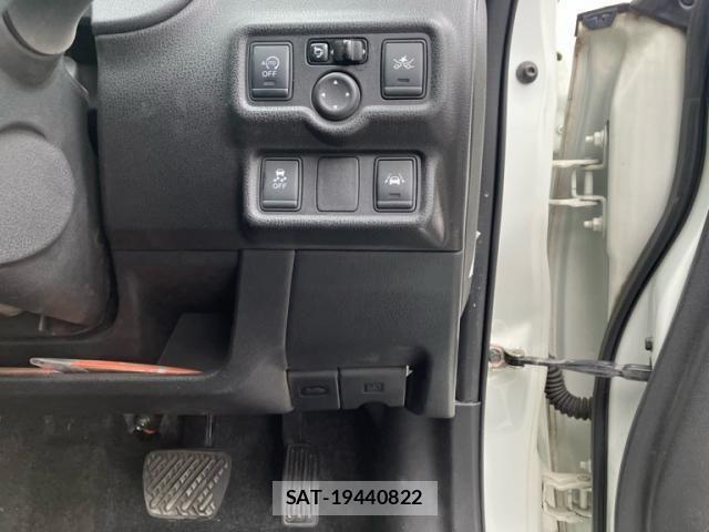 Nissan NOTE 2016-06 6910641-18