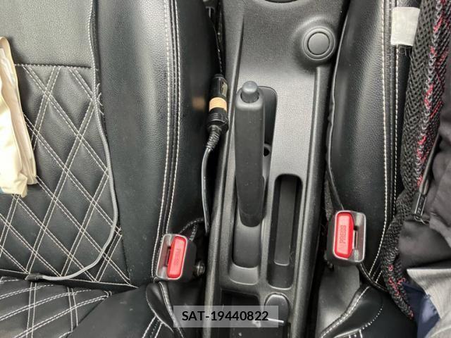 Nissan NOTE 2016-06 6910641-25