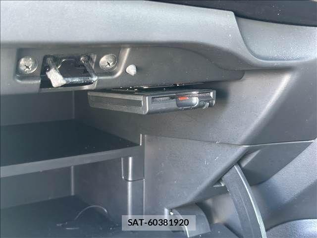 Nissan NOTE 2017-01 6910588-8