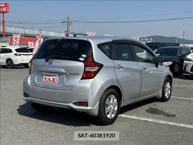 Nissan NOTE 2017-01 6910588-11
