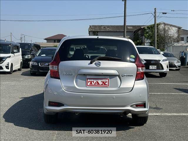 Nissan NOTE 2017-01 6910588-13