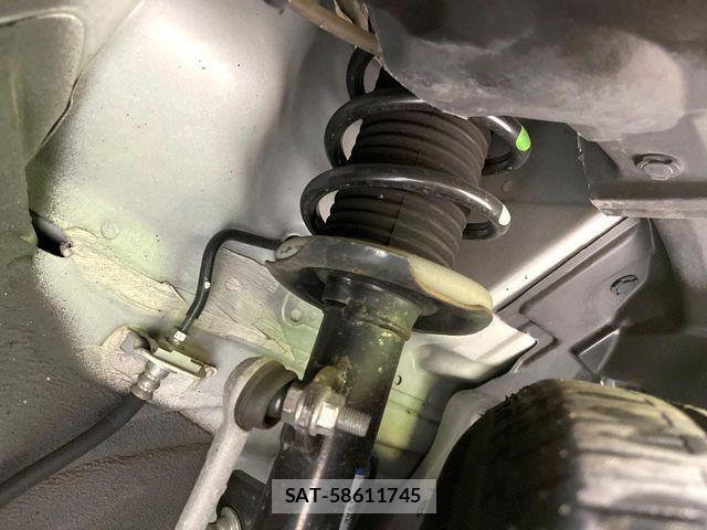 Nissan NOTE 2013-09 6996593-17
