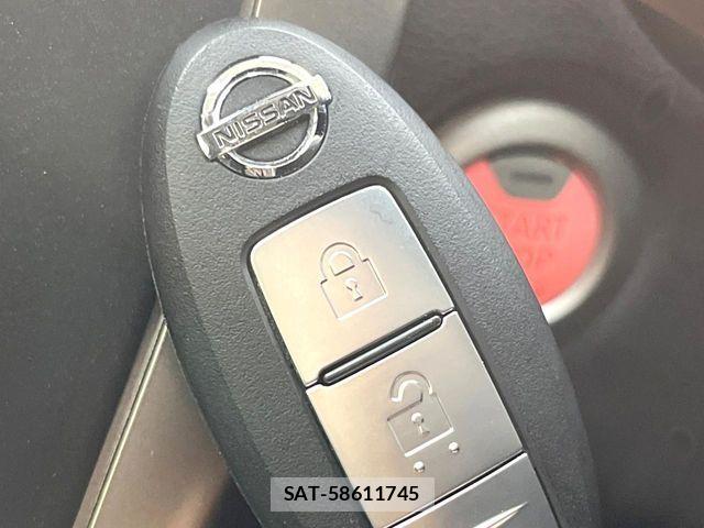 Nissan NOTE 2013-09 6996593-4