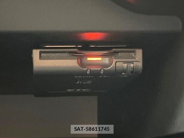 Nissan NOTE 2013-09 6996593-6