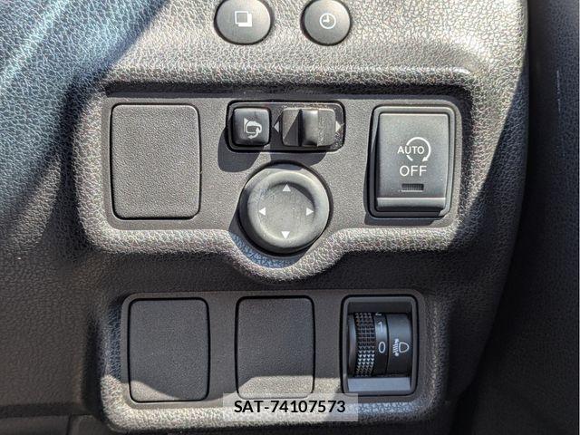 Nissan NOTE 2013-07 6996620-15