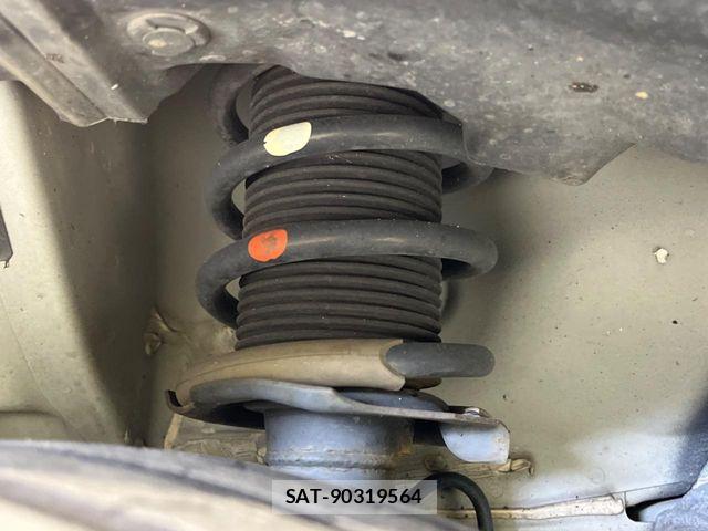 Nissan NOTE 2017-03 6996568-19