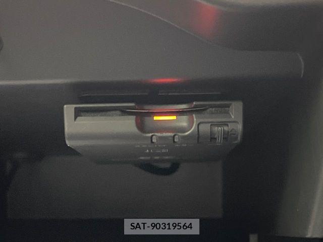Nissan NOTE 2017-03 6996568-6