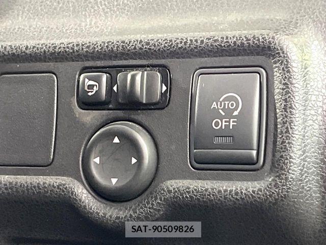 Nissan NOTE 2013-03 6996621-5