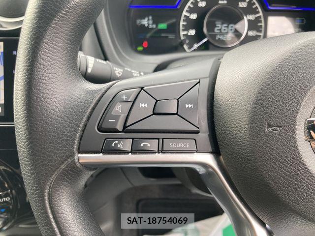 Nissan NOTE 2017-04 6996500-24