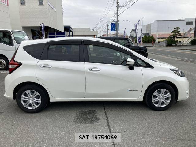 Nissan NOTE 2017-04 6996500-5