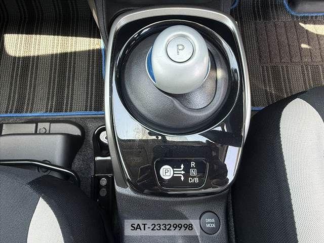 Nissan NOTE 2017-06 6996588-27