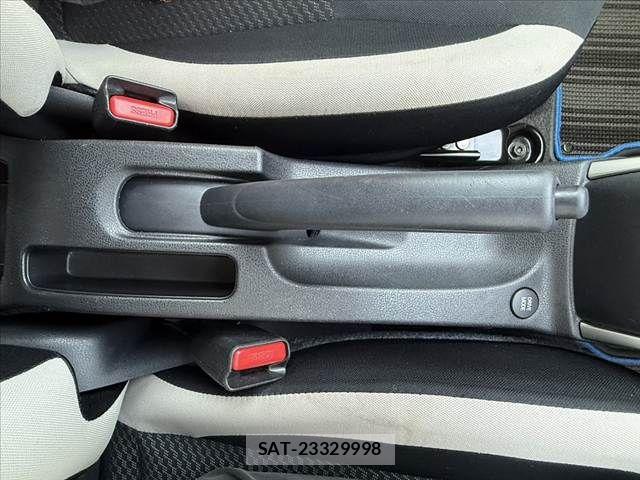 Nissan NOTE 2017-06 6996588-28