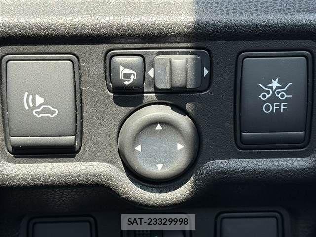 Nissan NOTE 2017-06 6996588-5