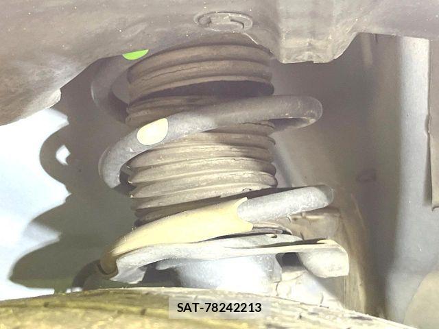 Nissan NOTE 2015-09 7021131-19