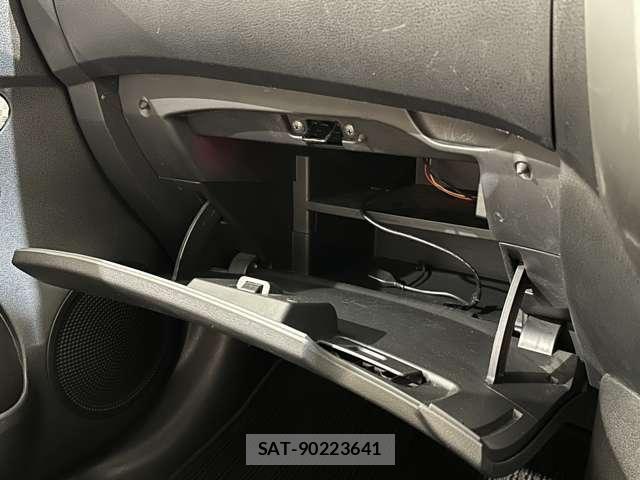 Nissan NOTE 2016-03 7021133-21