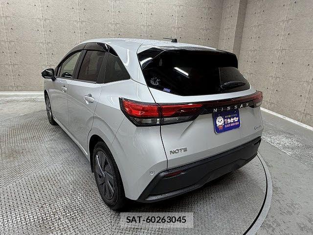 Nissan NOTE 2021-04 7021120-2
