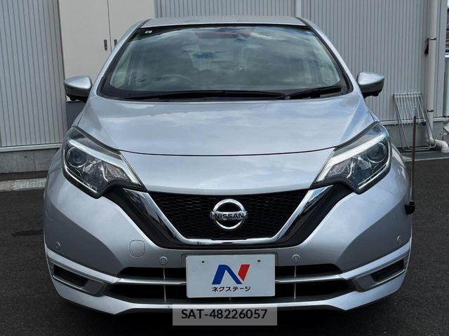 Nissan NOTE 2017-08 7060043-12