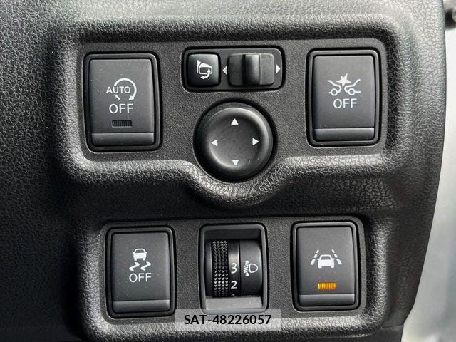 Nissan NOTE 2017-08 7060043-3