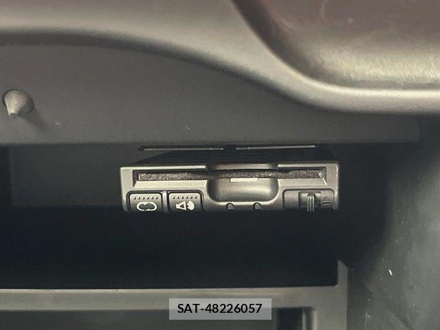 Nissan NOTE 2017-08 7060043-5