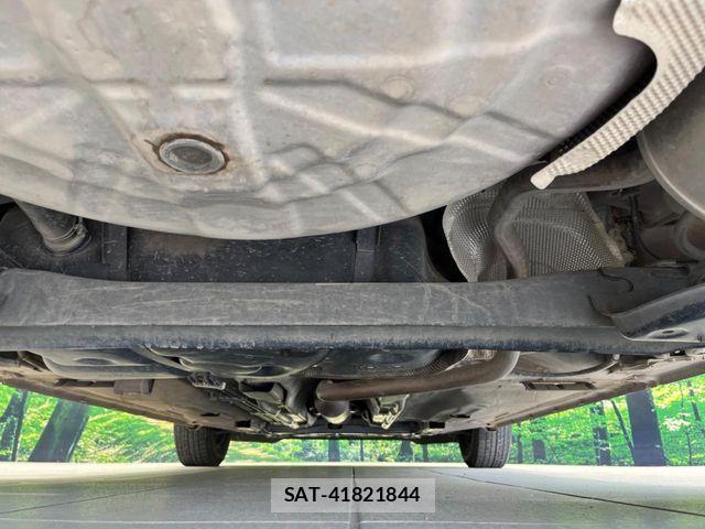 Nissan NOTE 2013-05 7060041-18