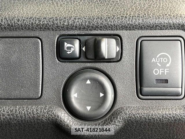 Nissan NOTE 2013-05 7060041-6