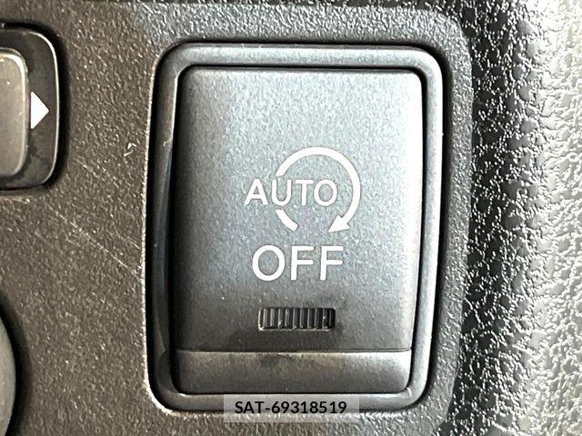 Nissan NOTE 2013-06 7060048-3