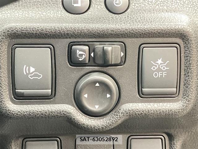 Nissan NOTE 2017-01 7060028-12