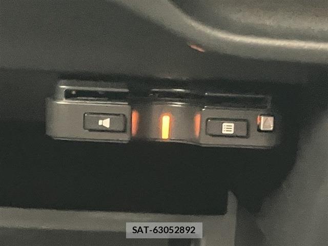 Nissan NOTE 2017-01 7060028-13