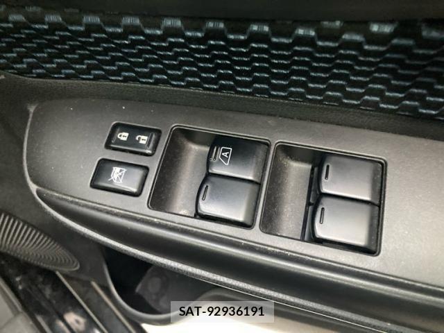 Nissan NOTE 2014-01 7060053-15