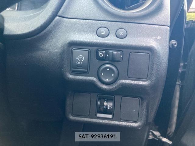 Nissan NOTE 2014-01 7060053-16