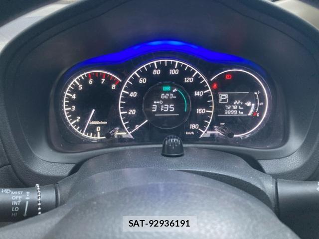 Nissan NOTE 2014-01 7060053-17