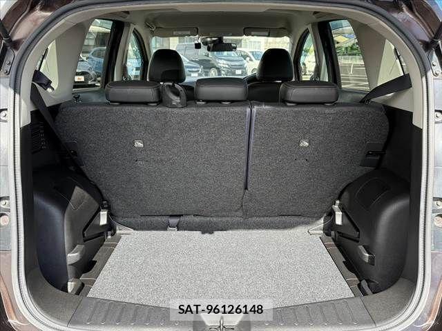 Nissan NOTE 2016-02 7060037-19