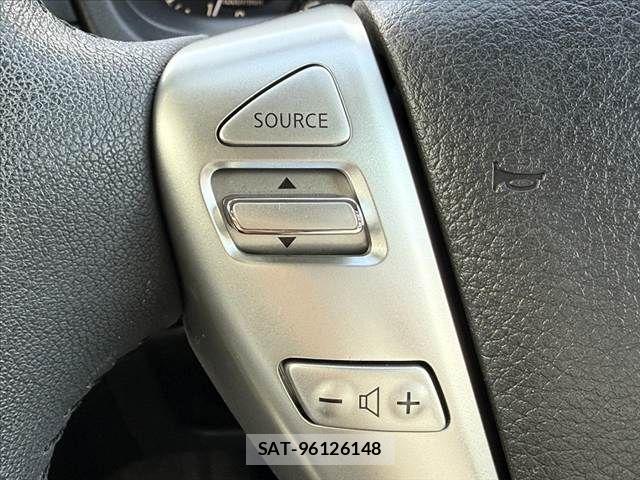 Nissan NOTE 2016-02 7060037-26