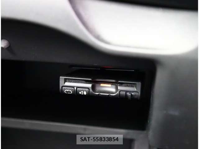 Nissan NOTE 2013-02 7060045-17