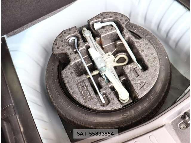 Nissan NOTE 2013-02 7060045-23