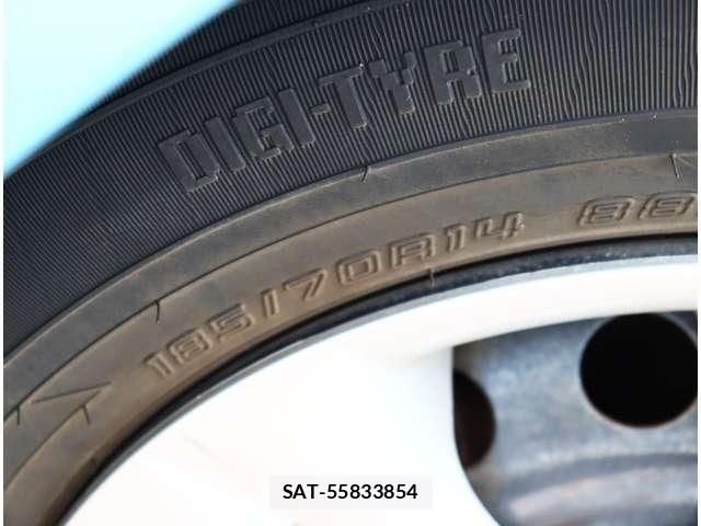 Nissan NOTE 2013-02 7060045-28