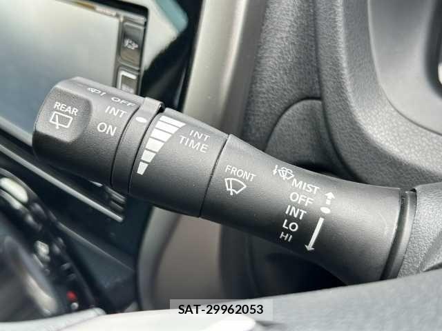 Nissan NOTE 2016-09 7060035-10