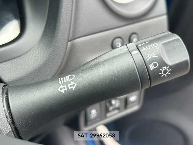 Nissan NOTE 2016-09 7060035-11