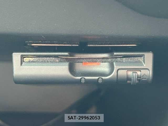 Nissan NOTE 2016-09 7060035-13