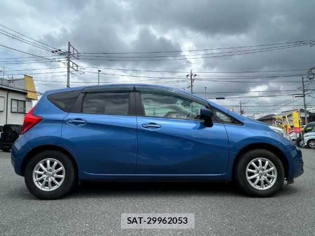 Nissan NOTE 2016-09 7060035-26