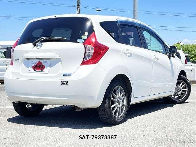 Nissan NOTE 2013-04 7222962-2