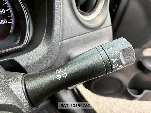 Nissan NOTE 2018-03 7223018-24