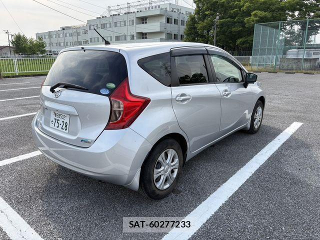 Nissan NOTE 2015-02 7222985-5