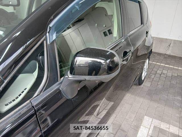 Nissan NOTE 2013-12 7215466-21