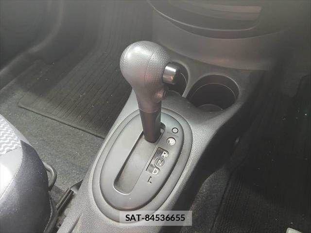 Nissan NOTE 2013-12 7215466-29